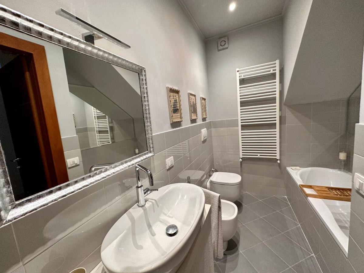 Sisters' Home - Appartamento Nel Centro Storico Con Terrazzo, Aria Condizionata E Vasca Da Bagno Sienne Extérieur photo